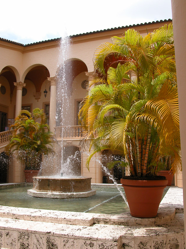 Bitmore Hotel